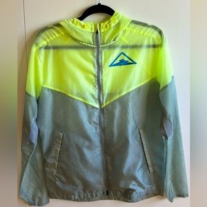 Nike Trail Men's Lightweight Trail Running Jacket